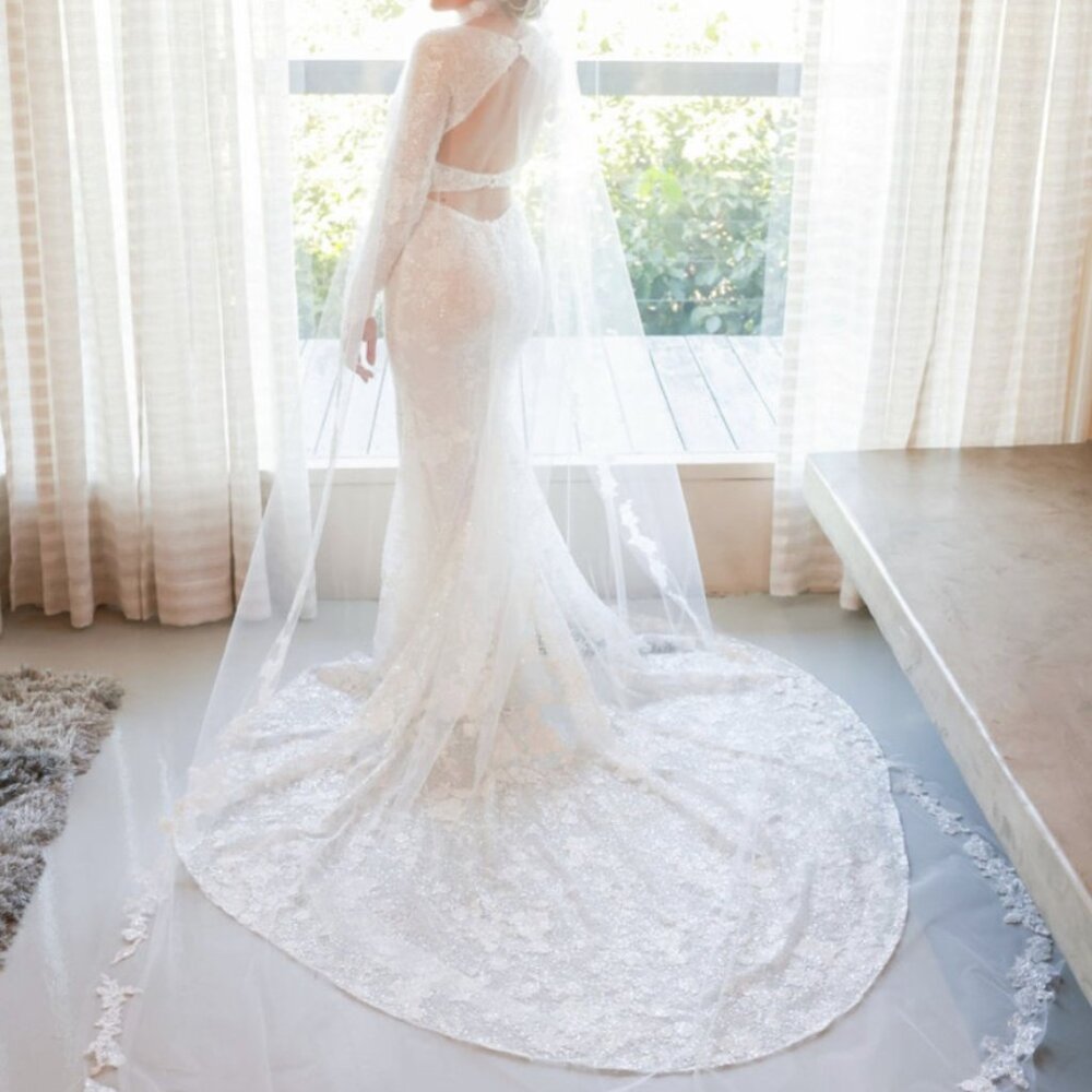 Rivini "Jade" Wedding Dress – Elegant & Timeless - Picture 3 of 6